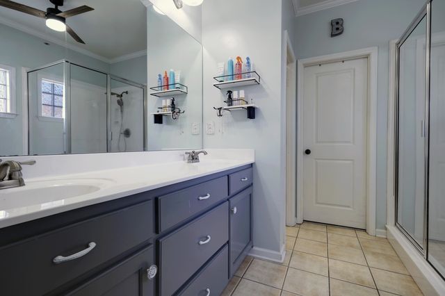 40 AUSTIN DR, Oakland, TN 38060