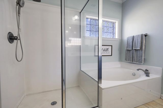 40 AUSTIN DR, Oakland, TN 38060