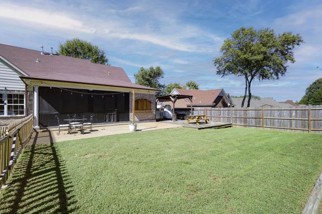 40 AUSTIN DR, Oakland, TN 38060