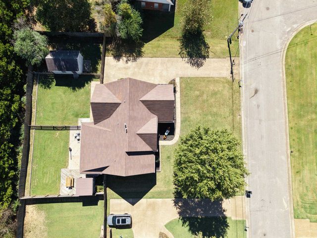 40 AUSTIN DR, Oakland, TN 38060