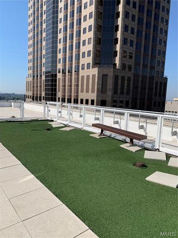 300 N Broadway 1402, St Louis, MO 63102