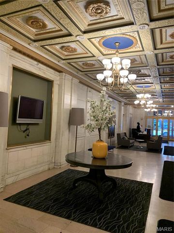 300 N Broadway 1402, St Louis, MO 63102