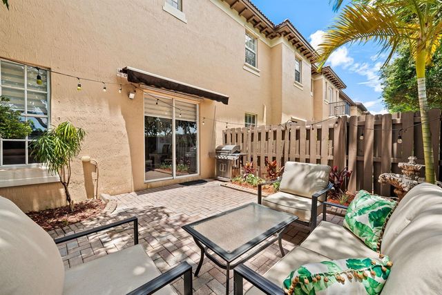 4422 Morgan Lane 11-9, Davie, FL 33328