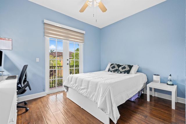 4422 Morgan Lane 11-9, Davie, FL 33328