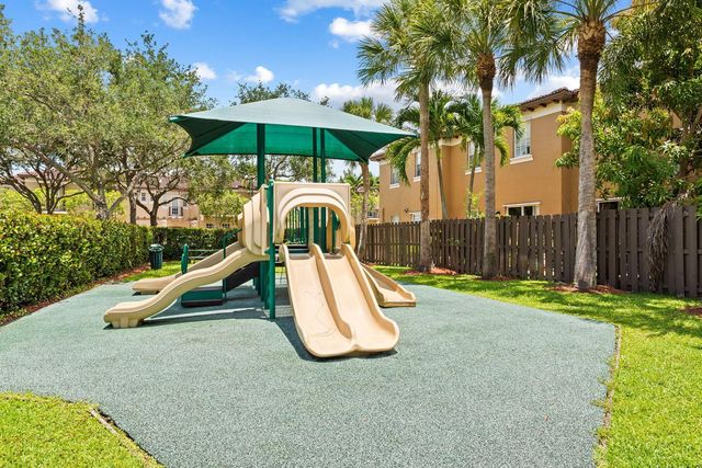 4422 Morgan Lane 11-9, Davie, FL 33328