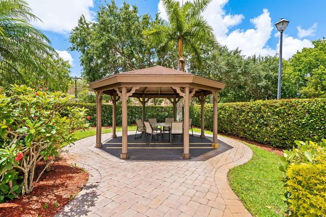 4422 Morgan Lane 11-9, Davie, FL 33328