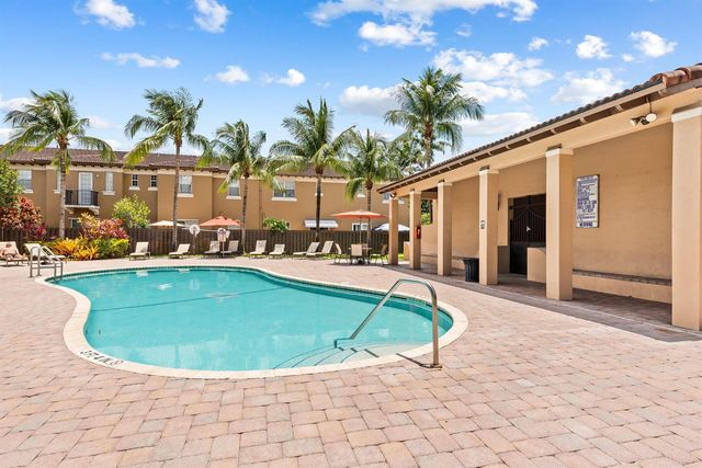 4422 Morgan Lane 11-9, Davie, FL 33328
