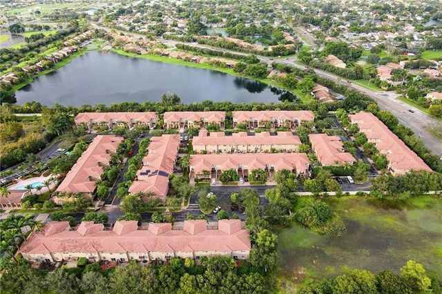 4422 Morgan Lane 11-9, Davie, FL 33328