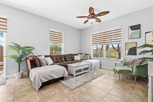 4422 Morgan Lane 11-9, Davie, FL 33328