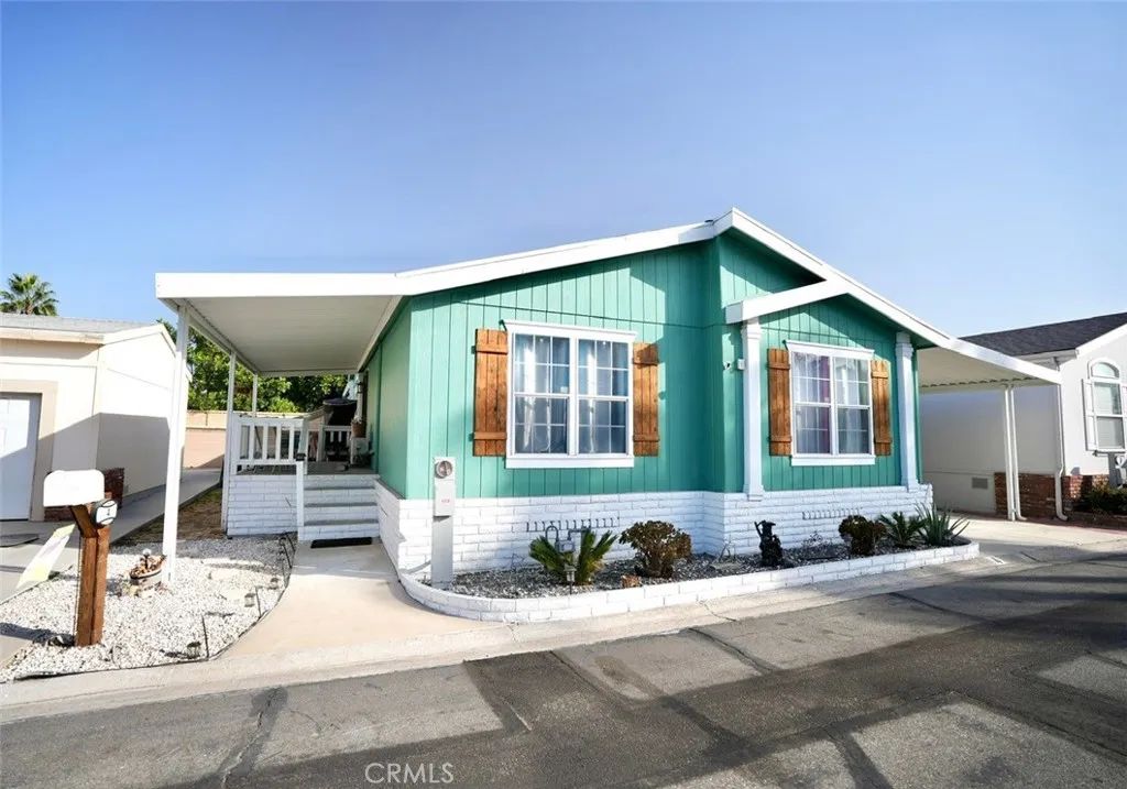 19127 Pioneer 4, Artesia, CA 90701