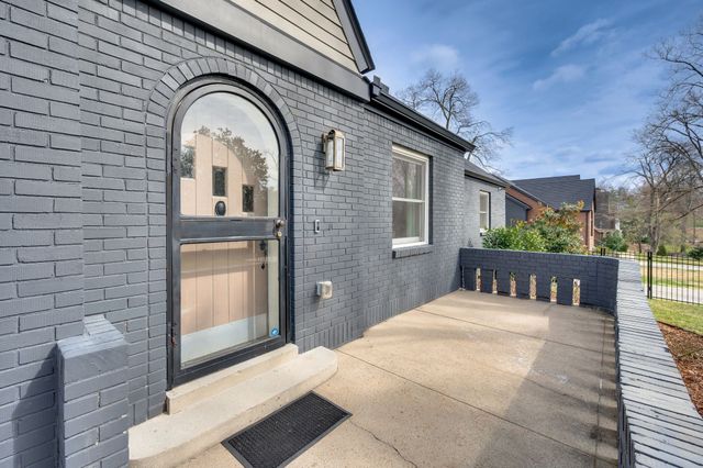 2012 Cedar Ln, Nashville, TN 37212