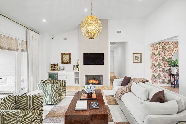 2012 Cedar Ln, Nashville, TN 37212