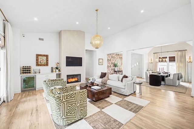 2012 Cedar Ln, Nashville, TN 37212