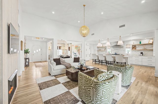 2012 Cedar Ln, Nashville, TN 37212