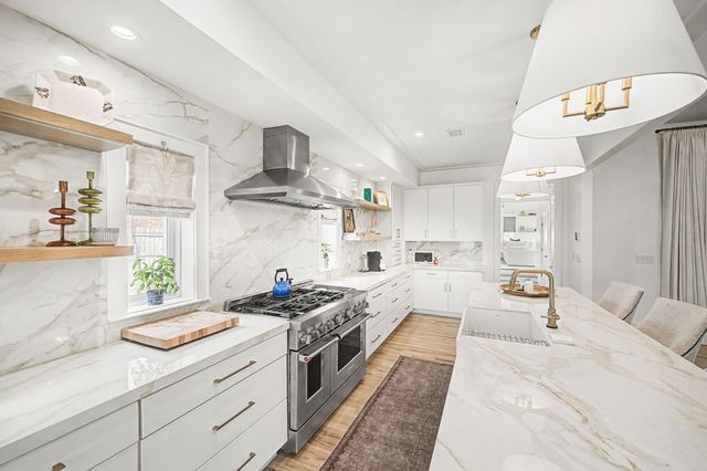 2012 Cedar Ln, Nashville, TN 37212