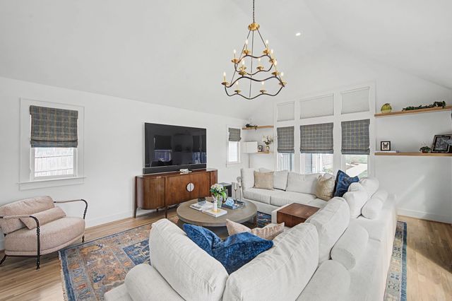 2012 Cedar Ln, Nashville, TN 37212