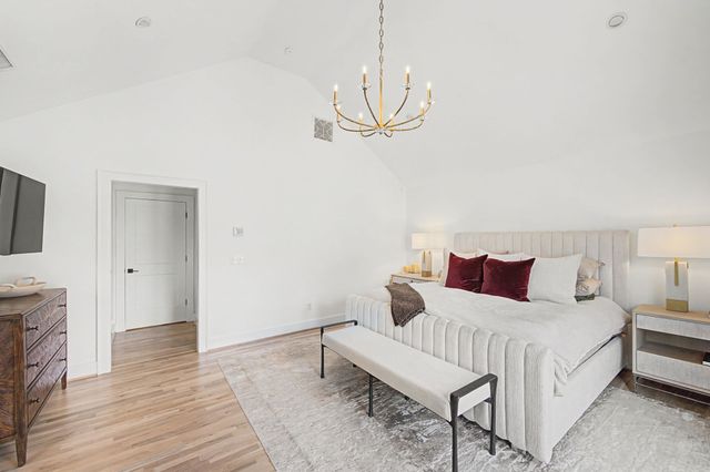 2012 Cedar Ln, Nashville, TN 37212