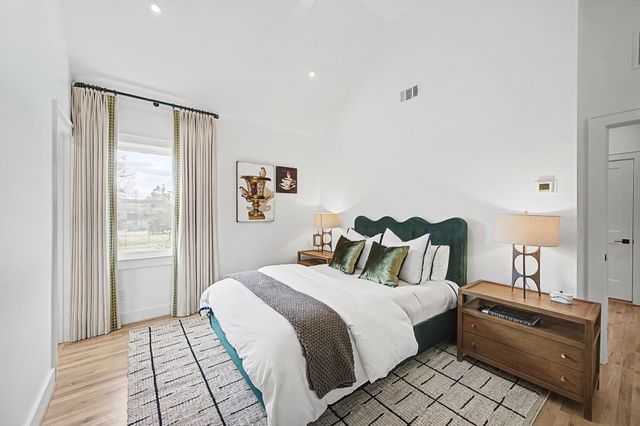 2012 Cedar Ln, Nashville, TN 37212