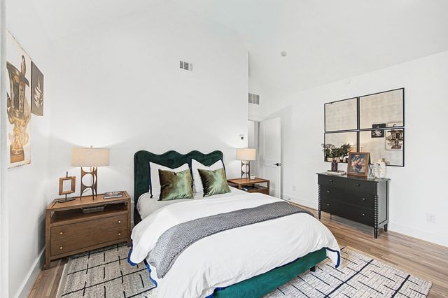 2012 Cedar Ln, Nashville, TN 37212