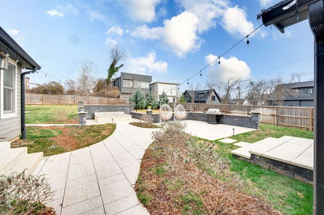 2012 Cedar Ln, Nashville, TN 37212