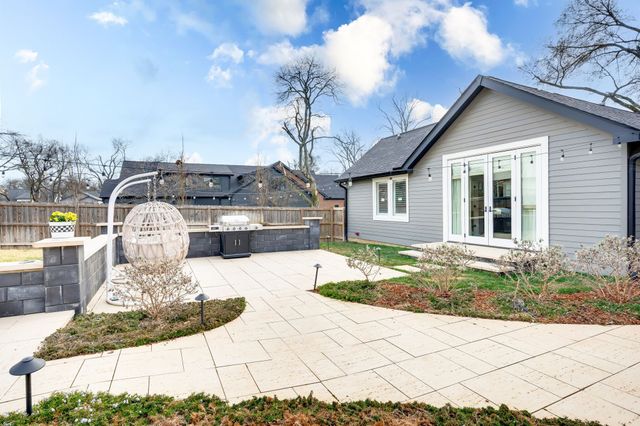 2012 Cedar Ln, Nashville, TN 37212