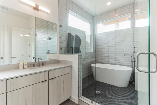 6819 Wolfcreek PASS 22, Austin, TX 78749