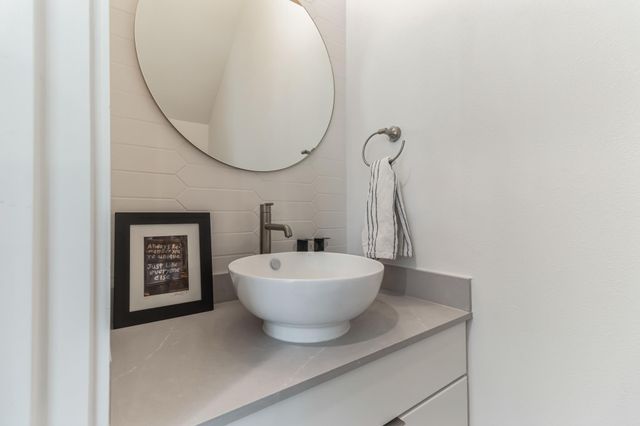 6819 Wolfcreek PASS 22, Austin, TX 78749