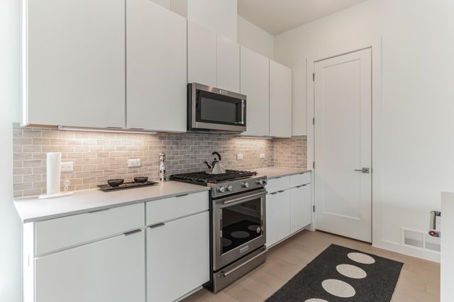 6819 Wolfcreek PASS 22, Austin, TX 78749