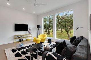 6819 Wolfcreek PASS 22, Austin, TX 78749