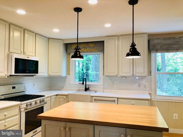 1001 RACHEL LN SW, Vienna, VA 22180