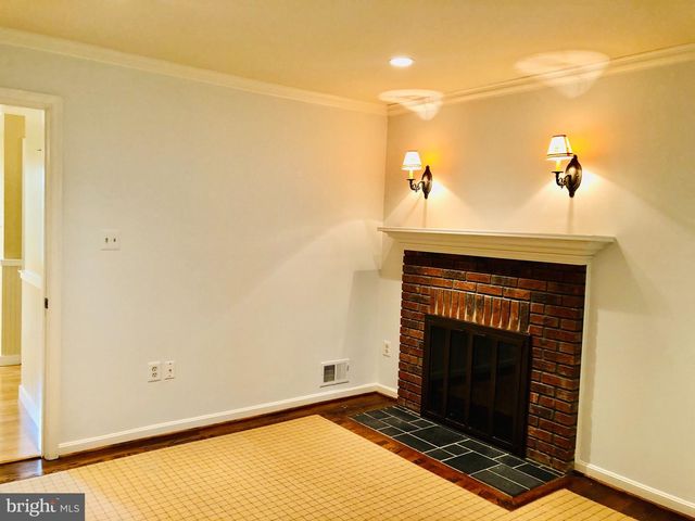 1001 RACHEL LN SW, Vienna, VA 22180