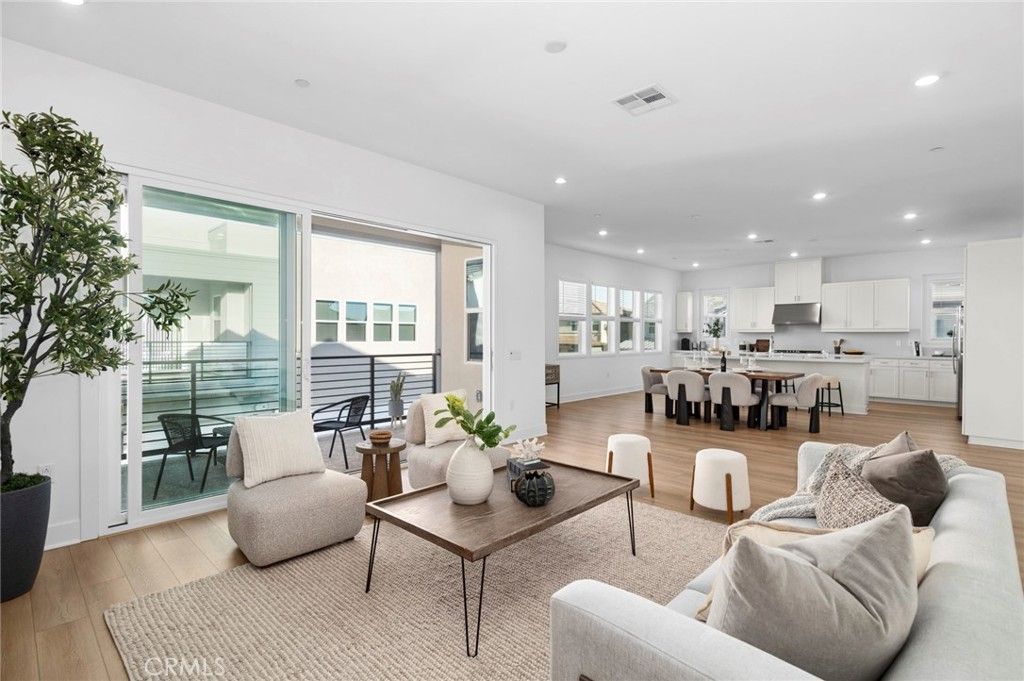 Image 10 of property listing at 241 Proctor, Irvine, CA 92618