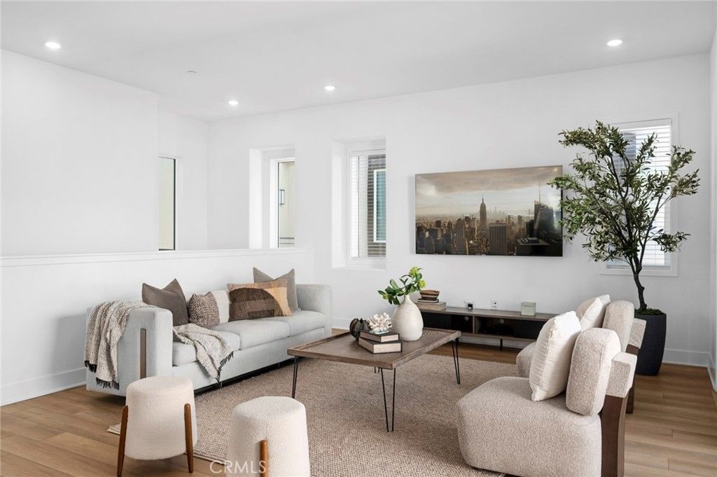 Image 9 of property listing at 241 Proctor, Irvine, CA 92618