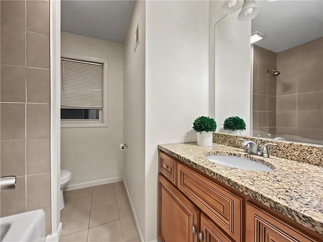 10704 Fremont Avenue, Kansas City, MO 64134