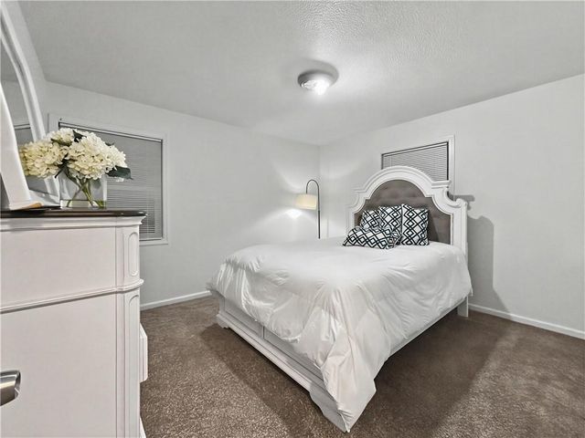 10704 Fremont Avenue, Kansas City, MO 64134