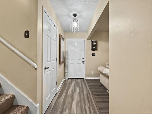 10704 Fremont Avenue, Kansas City, MO 64134