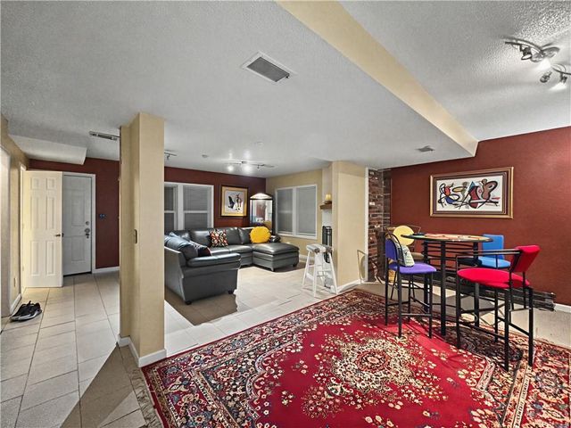 10704 Fremont Avenue, Kansas City, MO 64134