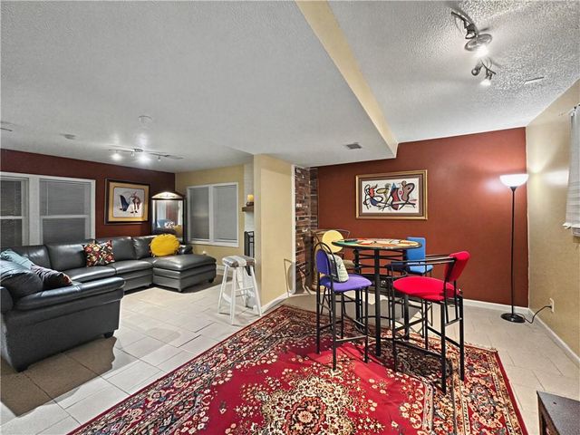 10704 Fremont Avenue, Kansas City, MO 64134