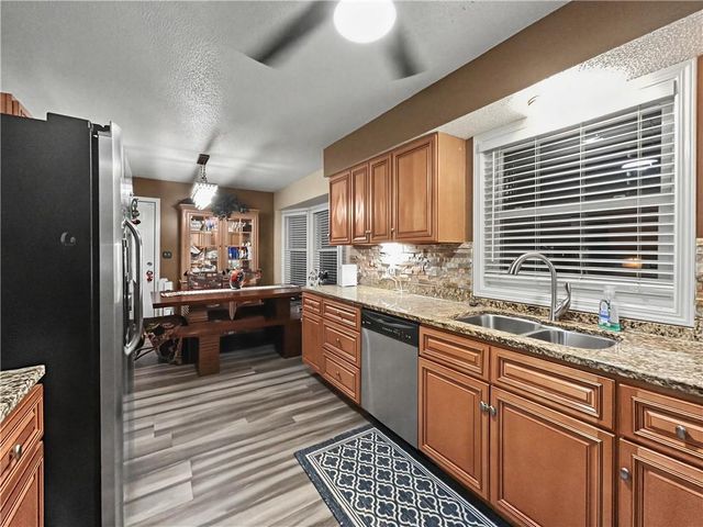 10704 Fremont Avenue, Kansas City, MO 64134
