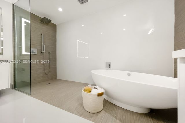 330 Sunny Isles Blvd 5-1102, Sunny Isles Beach, FL 33160