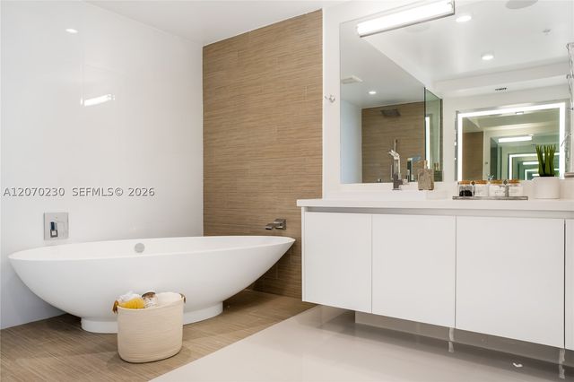 330 Sunny Isles Blvd 5-1102, Sunny Isles Beach, FL 33160