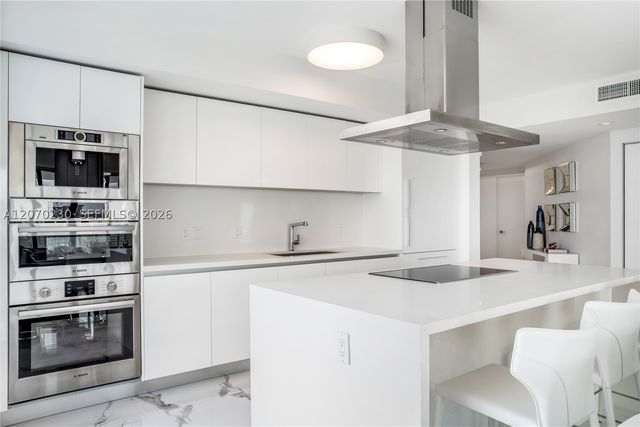 330 Sunny Isles Blvd 5-1102, Sunny Isles Beach, FL 33160