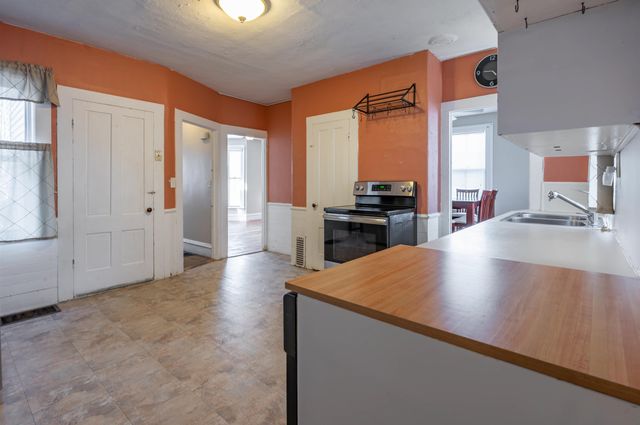 5 Merrimack Street, Nashua, NH 03064