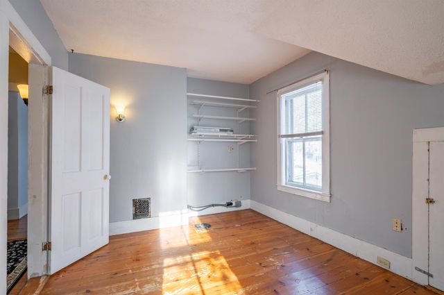 5 Merrimack Street, Nashua, NH 03064