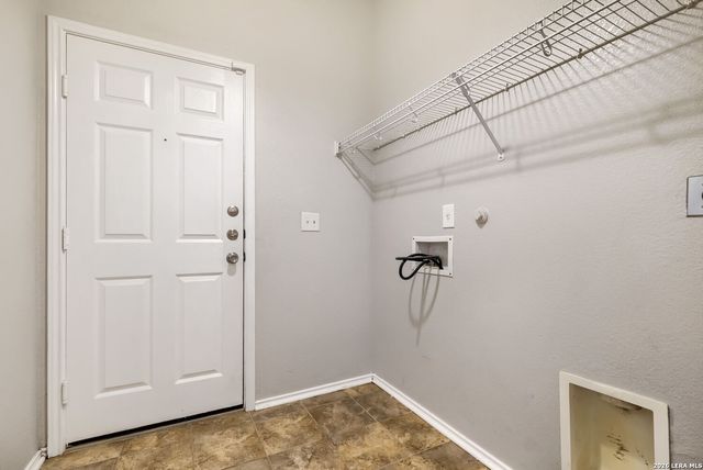 7027 Heathers Pl, San Antonio, TX 78227