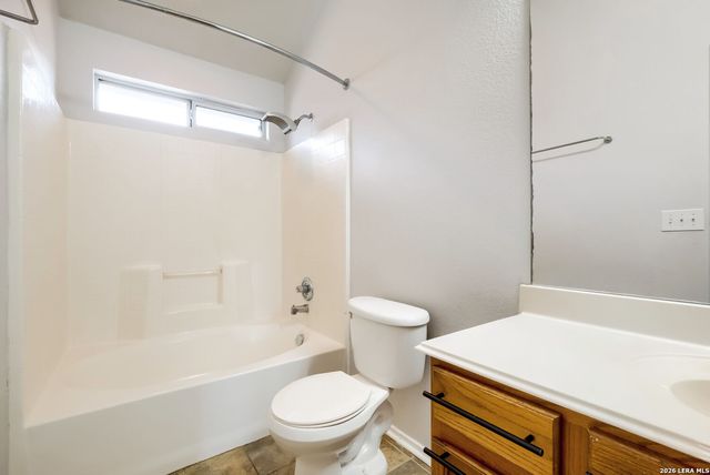 7027 Heathers Pl, San Antonio, TX 78227