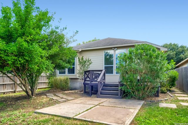 7027 Heathers Pl, San Antonio, TX 78227