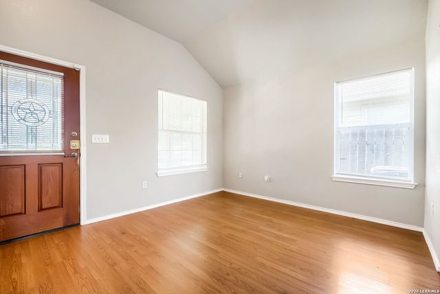 7027 Heathers Pl, San Antonio, TX 78227