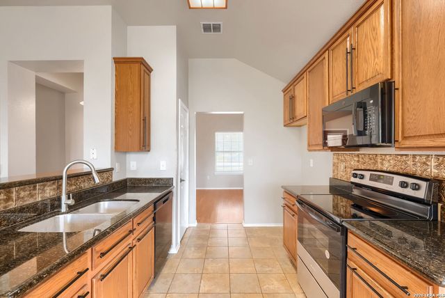 7027 Heathers Pl, San Antonio, TX 78227