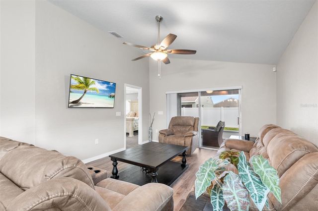 220 ST GEORGES CIRCLE, Eagle Lake, FL 33839